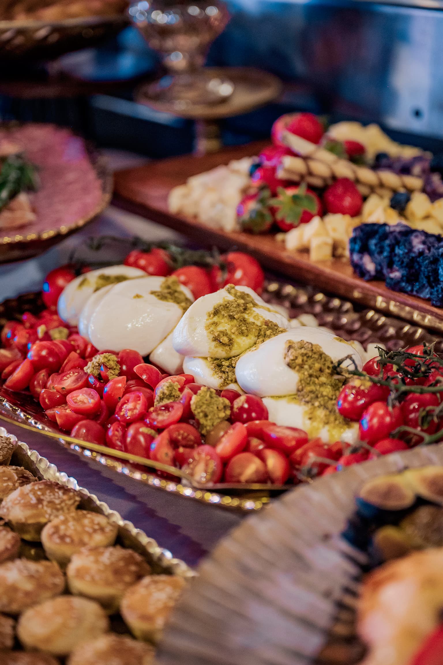 Karlota Gourmet table